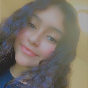 Meet your Posher, Dayana